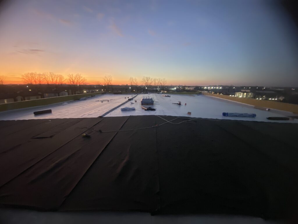 Монтаж покрівлі з ПВХ мембрани