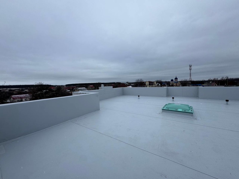 монтаж плоскої покрівлі АМКО