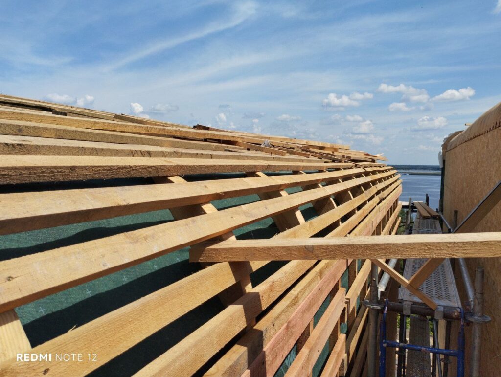 вентиляція підпокрівельного простору