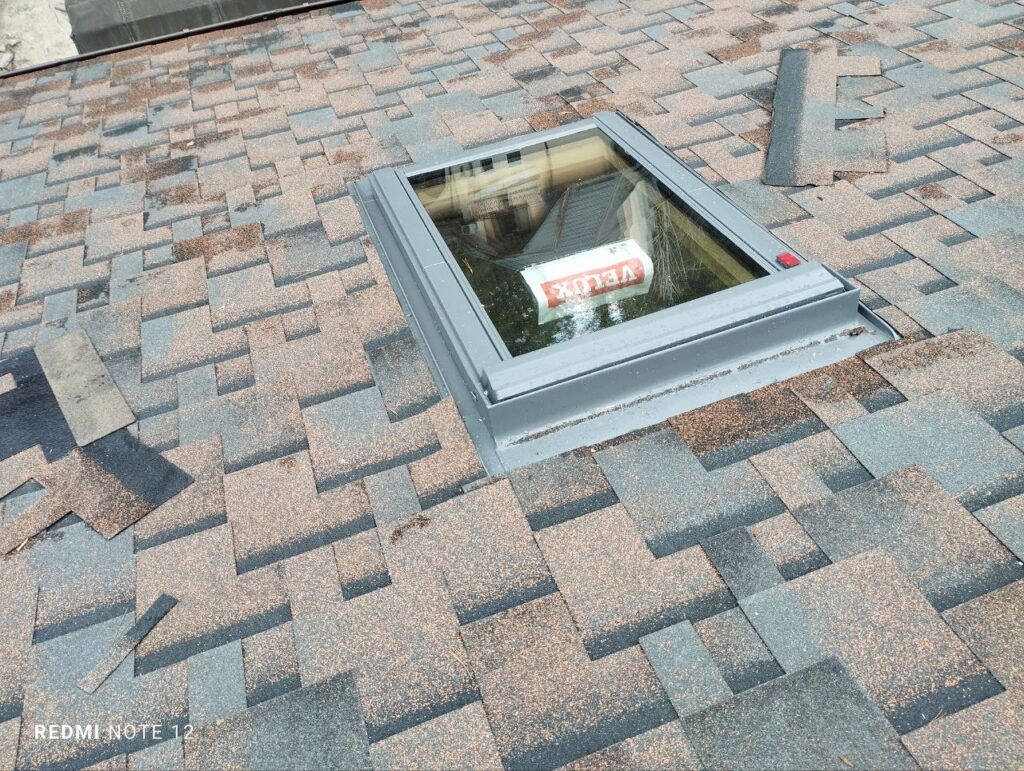 Монтаж мансардних вікон VELUX