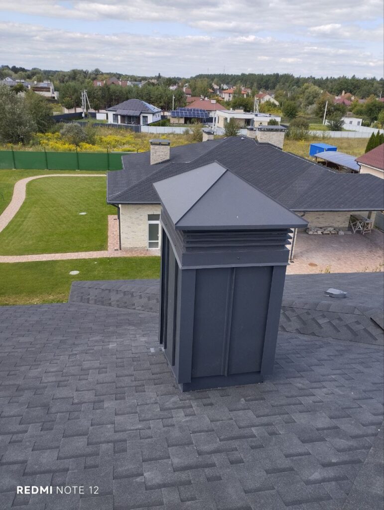 Оздоблення вентканалів на покрівлі