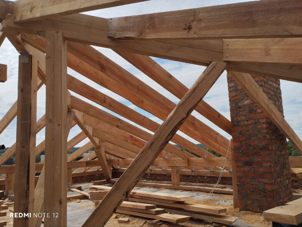 влаштування мʼякої покрівлі