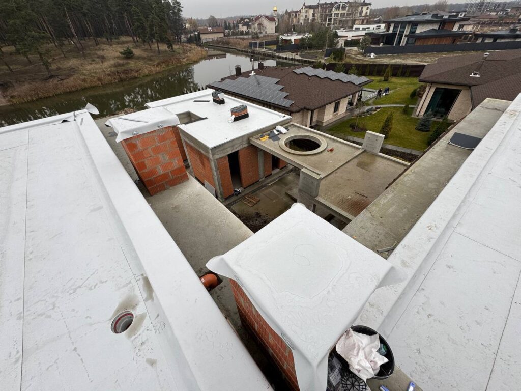 монтаж ПВХ мембрани