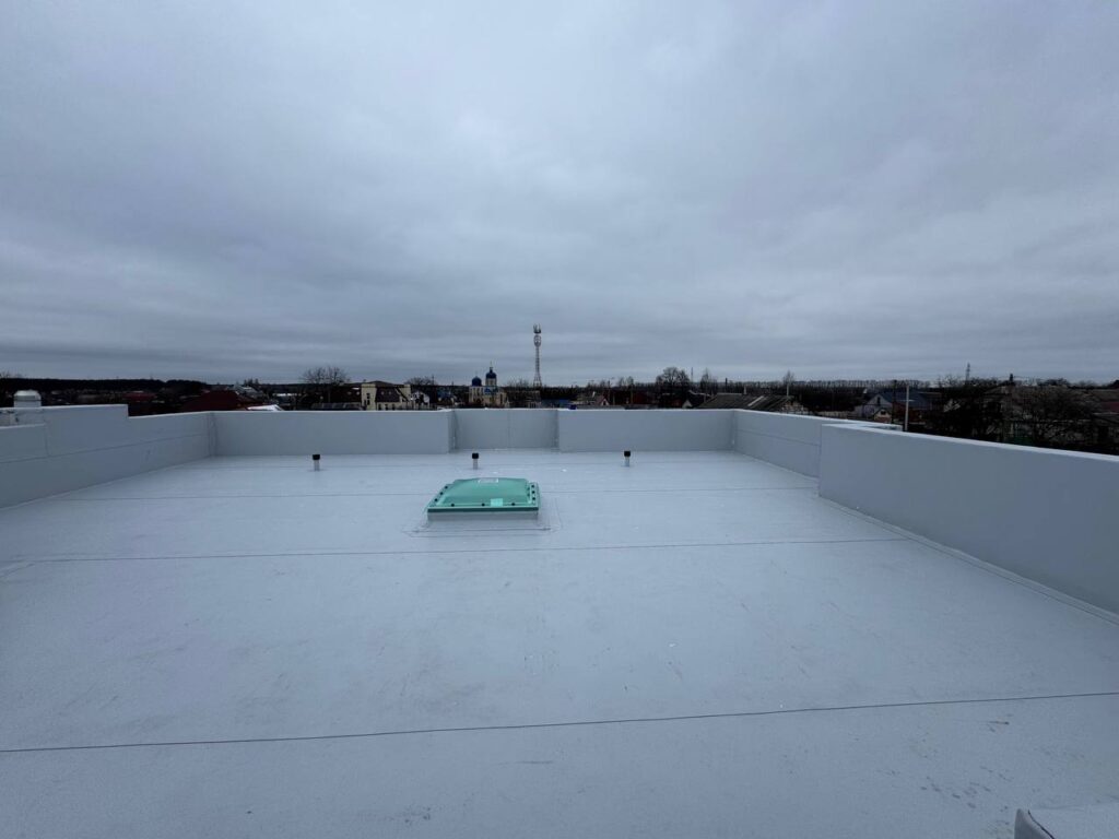 монтаж плоскої покрівлі АМКО