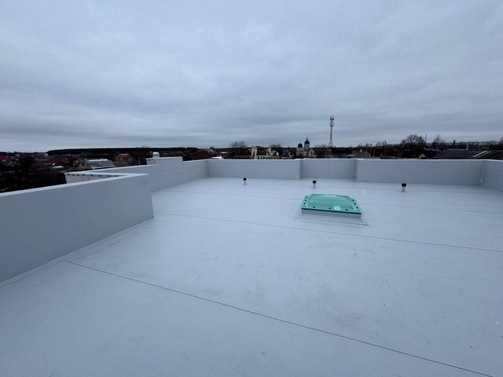 монтаж плоскої покрівлі