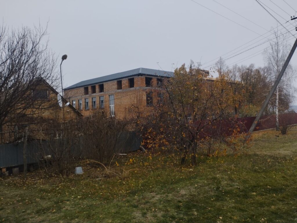 Монтаж клік фальцу на даху | АМКО