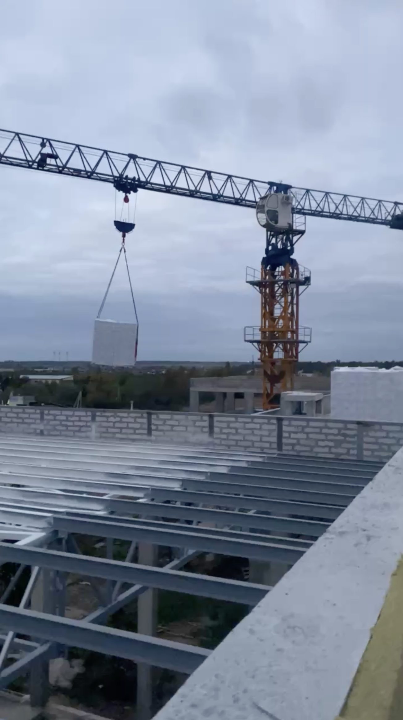 Плоска покрівля з ПВХ мембрани